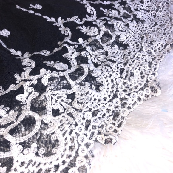 Lacey black Love culture blouse - Picture 3 of 4